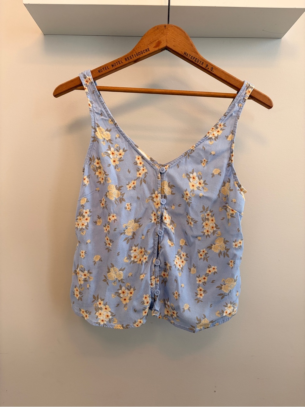 Gentle Fawn Floral Button-Front Tank โ size M